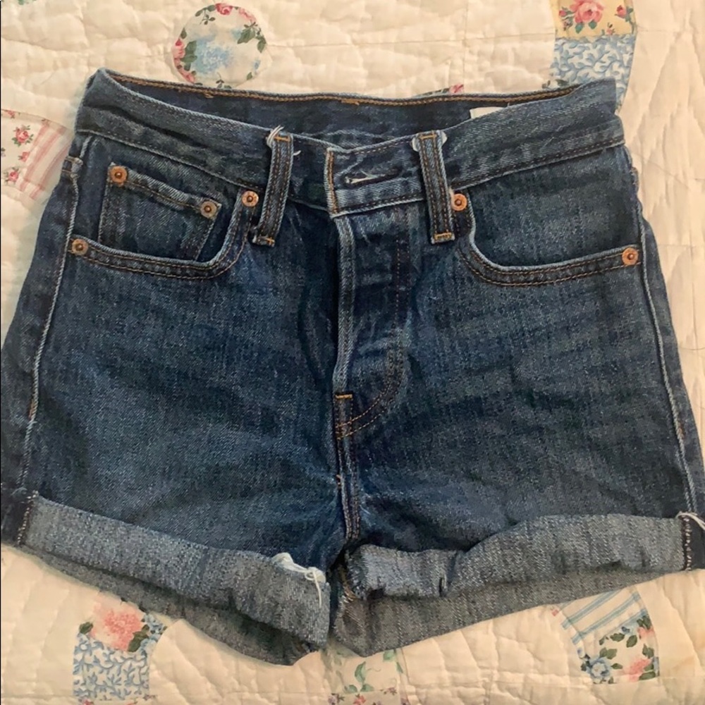 Women’s Levi denim shorts